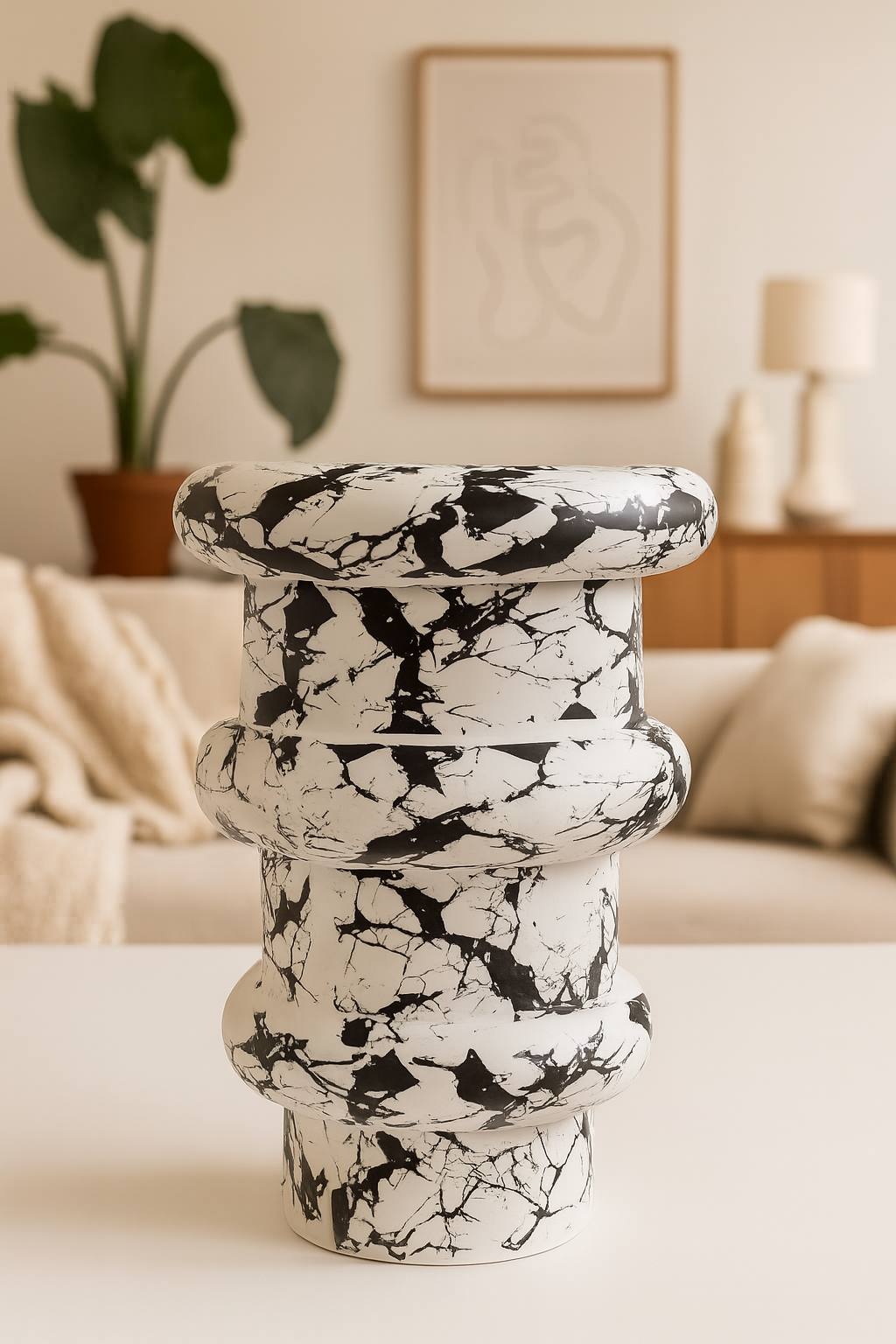 Florero De Poliresina De Color Blanco Con Negro